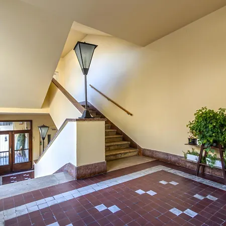 Buda Top Floor Apartment With Terrace & View Apartment Budapest Exterior photo