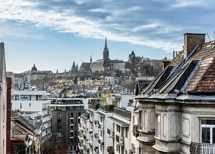Buda Top Floor Apartment With Terrace & View Apartment